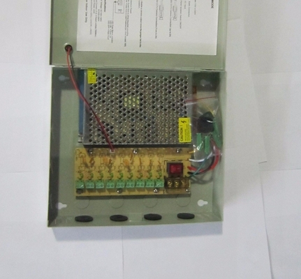 Станция питания CCTV 9CH 12V 5A постоянный выход 60W Эффективность 90% Выходная частота 50/60Hz