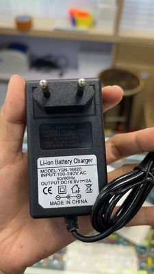 CE FCC ROHS сертифицированный 16,8V 2A литий-ионный зарядное устройство для адаптера питания C-Power