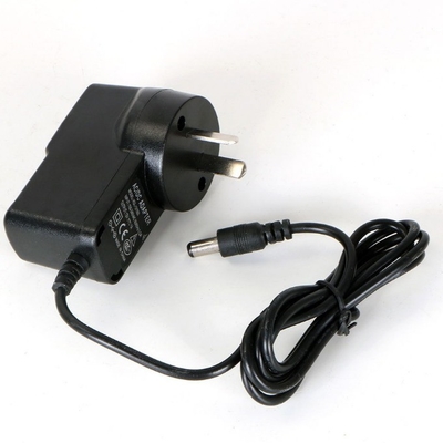 Включается адаптер питания 8V 1A 220V AC к DC с 1,2 м кабелем DC и высокой прочностью