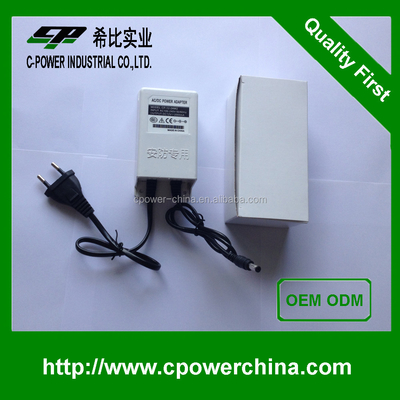 12V 24W наружный адаптер питания с 2000mA выходной током и послушным белым дизайном